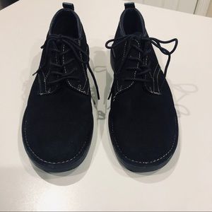 Bass Shoes Black size 9M Suede with Leather Upper.